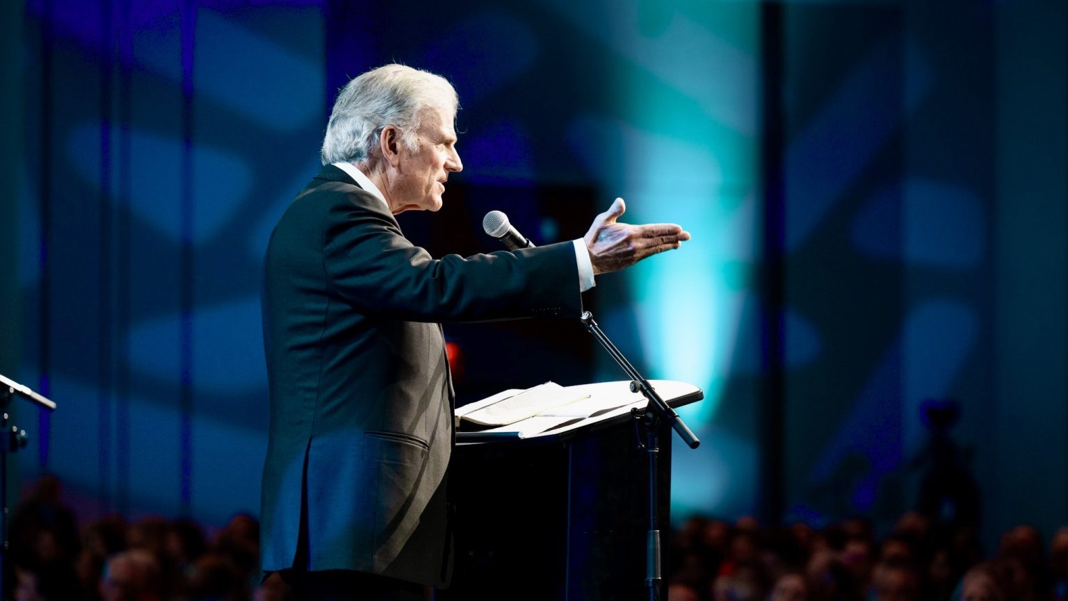 Franklin Graham: Godly Wisdom And Discernment — The Word Of God Is The Main Weapon In The Believer’s Arsenal